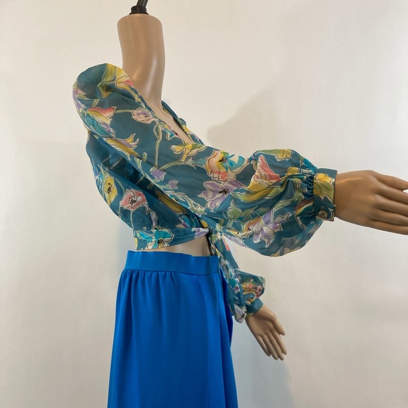 70’s Semi Sheer Tie Front Blouse - Picture 4 of 7